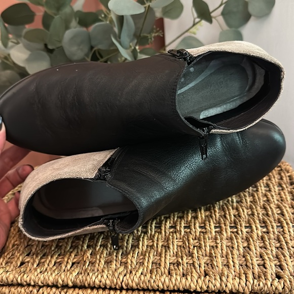 Naot women’s Helm ankle foggy grey Lea/smoke greyblack zipper 39/8 leather boots - Picture 10 of 16